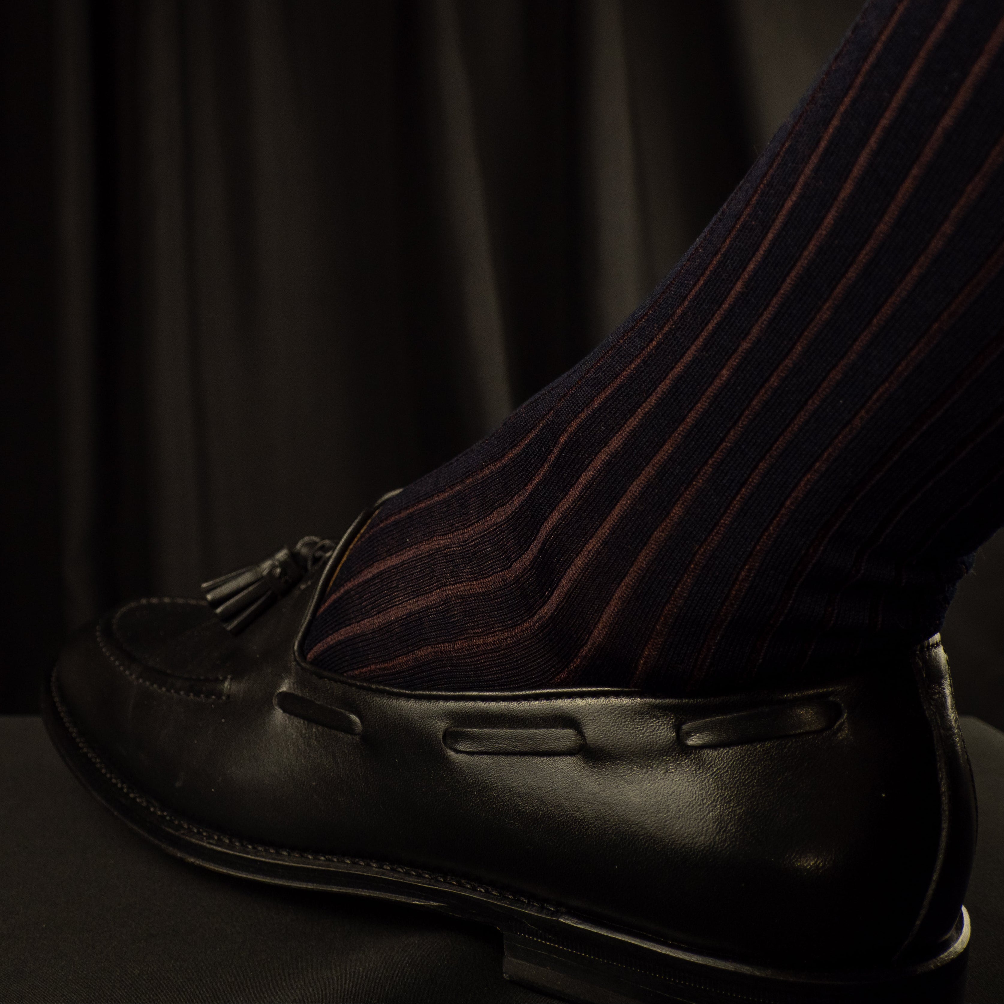 Gerippte Herrensocken – Navy-Bordeaux
